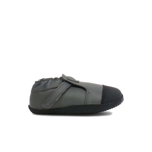 Shop online | Free shipping over $150 in Australia & New Zealand | Bobux Step Up is suitable for first walkers, made from fast-drying leather, unlined at the front to optimise the quick-dry effect, lined at the heel to keep growing feet comfortable. The shoes carry them on this journey with breathable, durable and flexible materials.