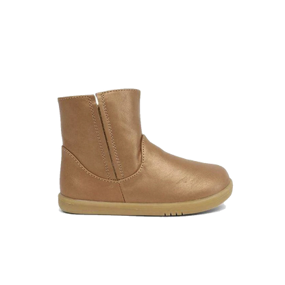 Shop online | Free shipping over $150 in Australia & New Zealand | Bobux I-walk range helps children to walk, run and play comfortably, designed to enable confident and secure movement. The shoes carry them on this journey with breathable, durable and flexible materials. Learning to move faster, stop quickly, jump & change direction requires more support.