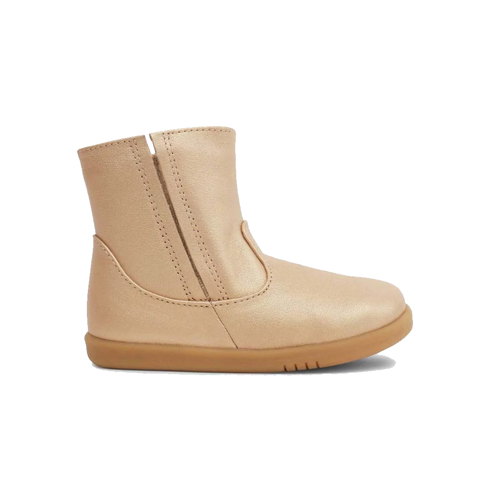 Shop online | Free shipping over $150 in Australia & New Zealand | Bobux I-walk range helps children to walk, run and play comfortably, designed to enable confident and secure movement. The shoes carry them on this journey with breathable, durable and flexible materials. Learning to move faster, stop quickly, jump & change direction requires more support.