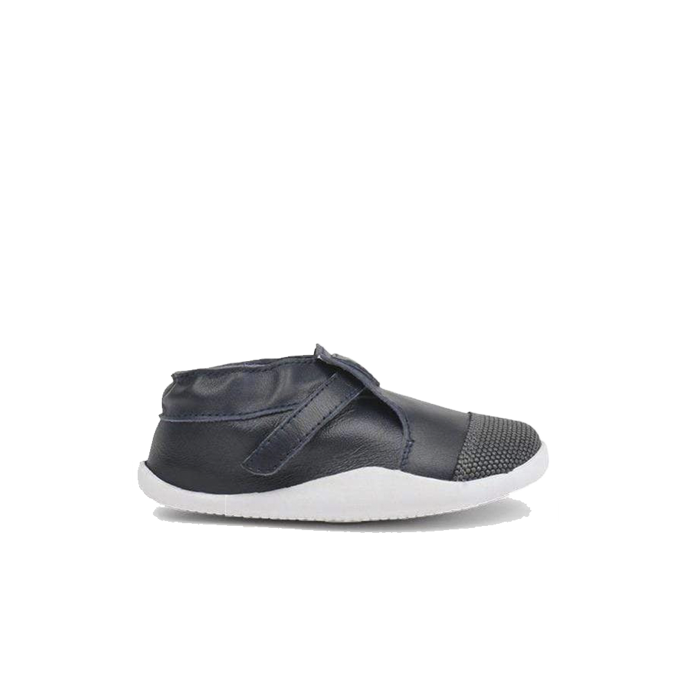 Shop online | Free shipping over $150 in Australia & New Zealand | Bobux Step Up is suitable for first walkers, made from fast-drying leather, unlined at the front to optimise the quick-dry effect, lined at the heel to keep growing feet comfortable. The shoes carry them on this journey with breathable, durable and flexible materials.