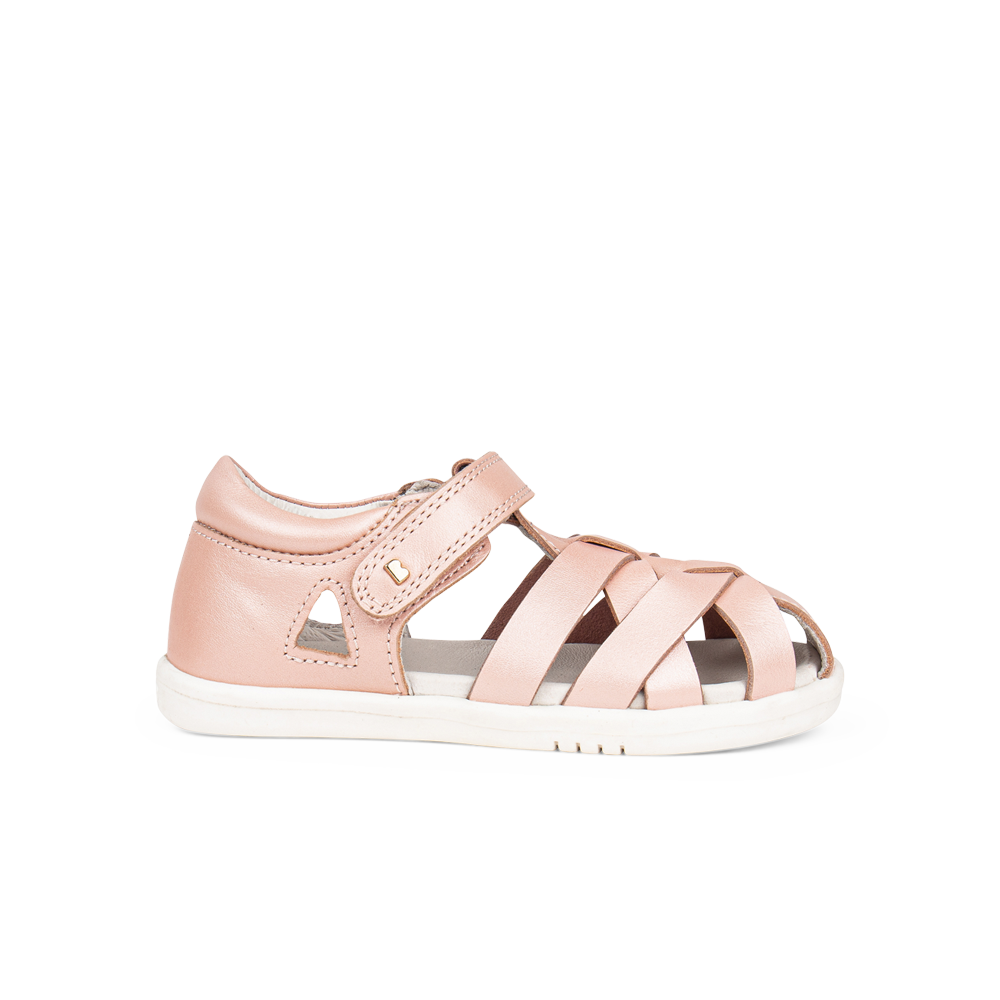 Shop online | Free shipping over $150 in Australia & New Zealand | Bobux I-walk range helps children to walk, run and play comfortably, designed to enable confident and secure movement. The shoes carry them on this journey with breathable, durable and flexible materials. Learning to move faster, stop quickly, jump & change direction requires more support.