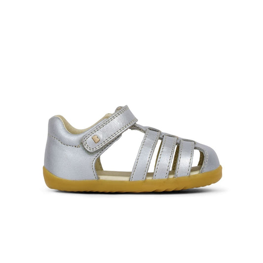 Shop online | Free shipping over $150 in Australia & New Zealand | Bobux Step Up is suitable for first walkers, made from fast-drying leather, unlined at the front to optimise the quick-dry effect, lined at the heel to keep growing feet comfortable. The shoes carry them on this journey with breathable, durable and flexible materials.